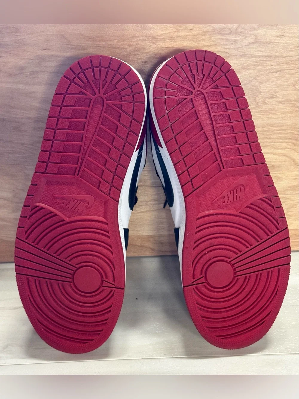 Nike Jordan 1 Low Bred toe Men’s Low-Top Sneakers - size 12